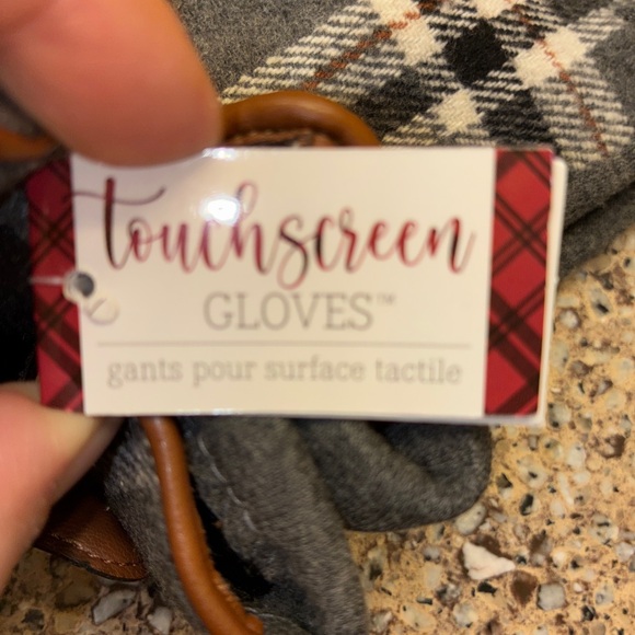 Gray and Off white Touch Screen Gloves with Brown Accent. NWT - Picture 2 of 8